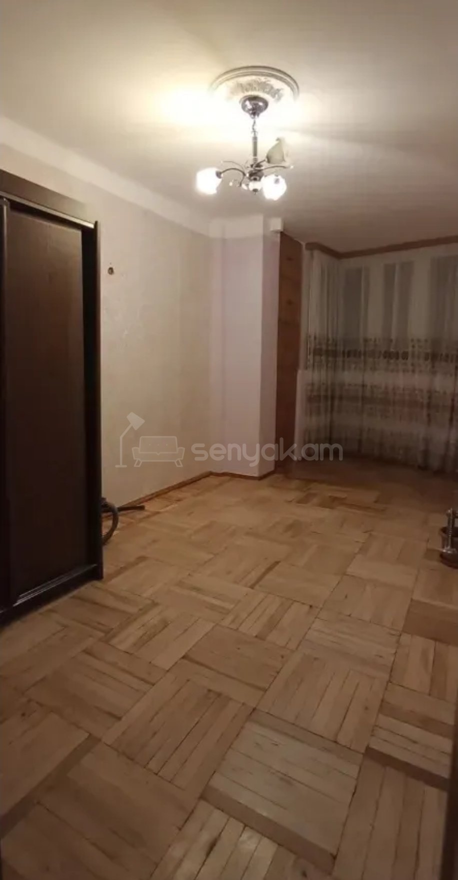 3 Սենյականոց Բնակարան, 96քմ, 8/16 հարկ, Նորմալ Վիճակում, Կահավորված, Արևկող