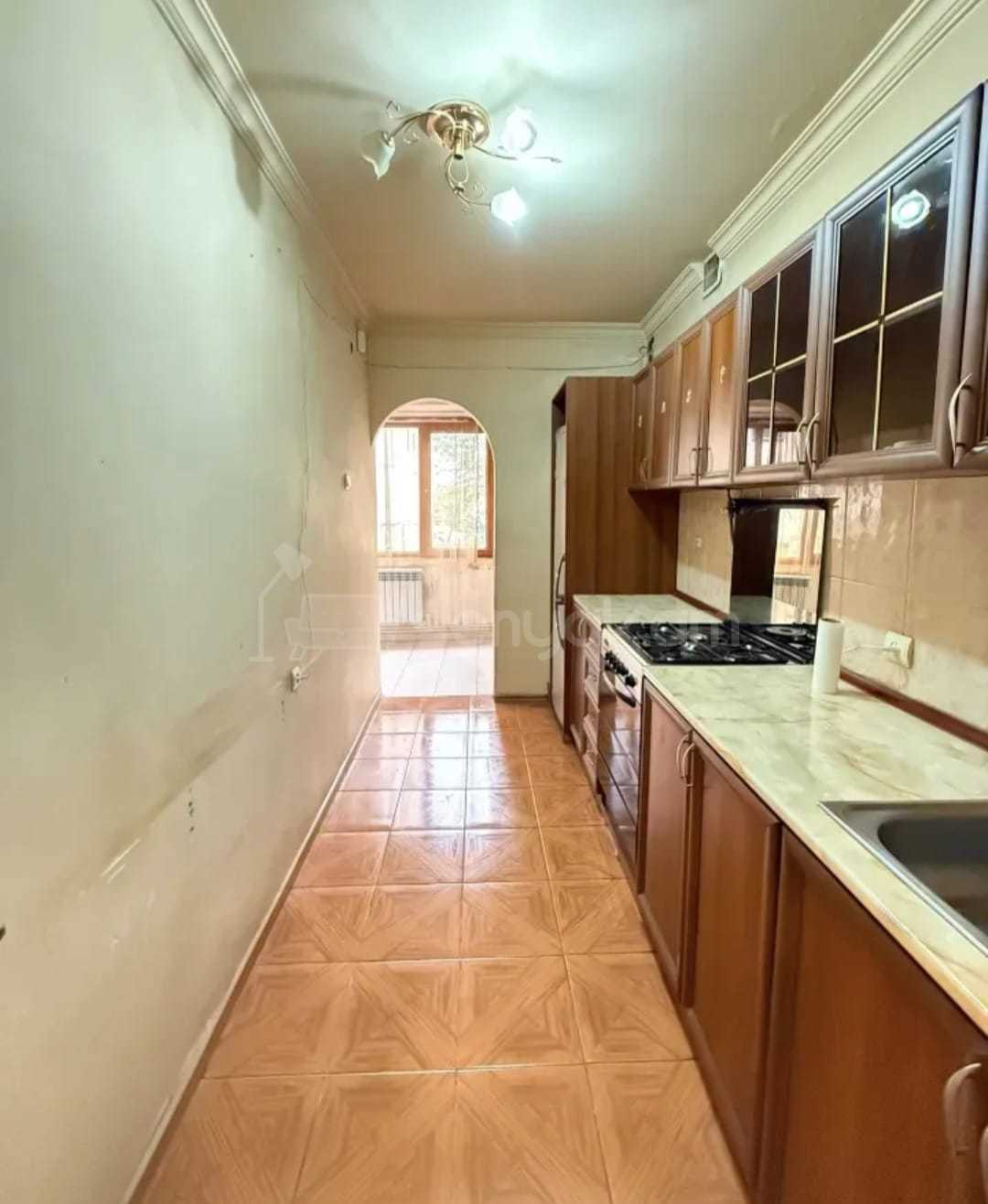 3 Սենյականոց Բնակարան, 70քմ, 3/9 հարկ, Նորմալ Վիճակում