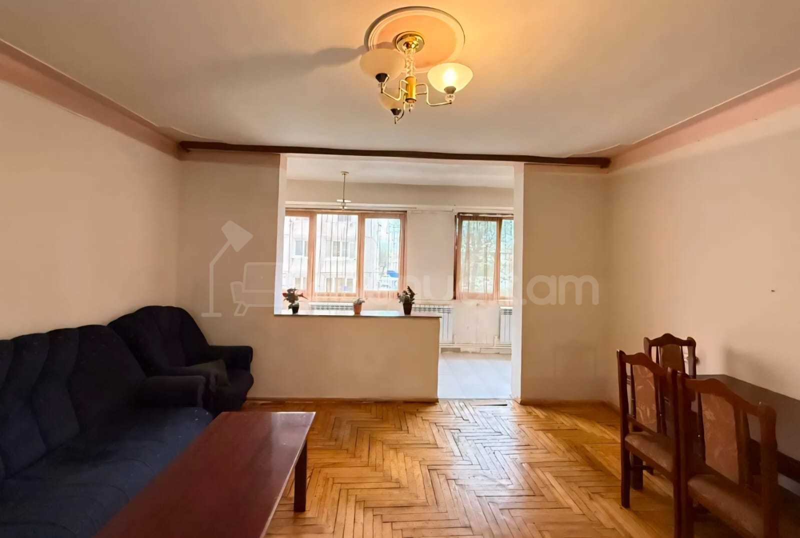 3 Սենյականոց Բնակարան, 70քմ, 3/9 հարկ, Նորմալ Վիճակում