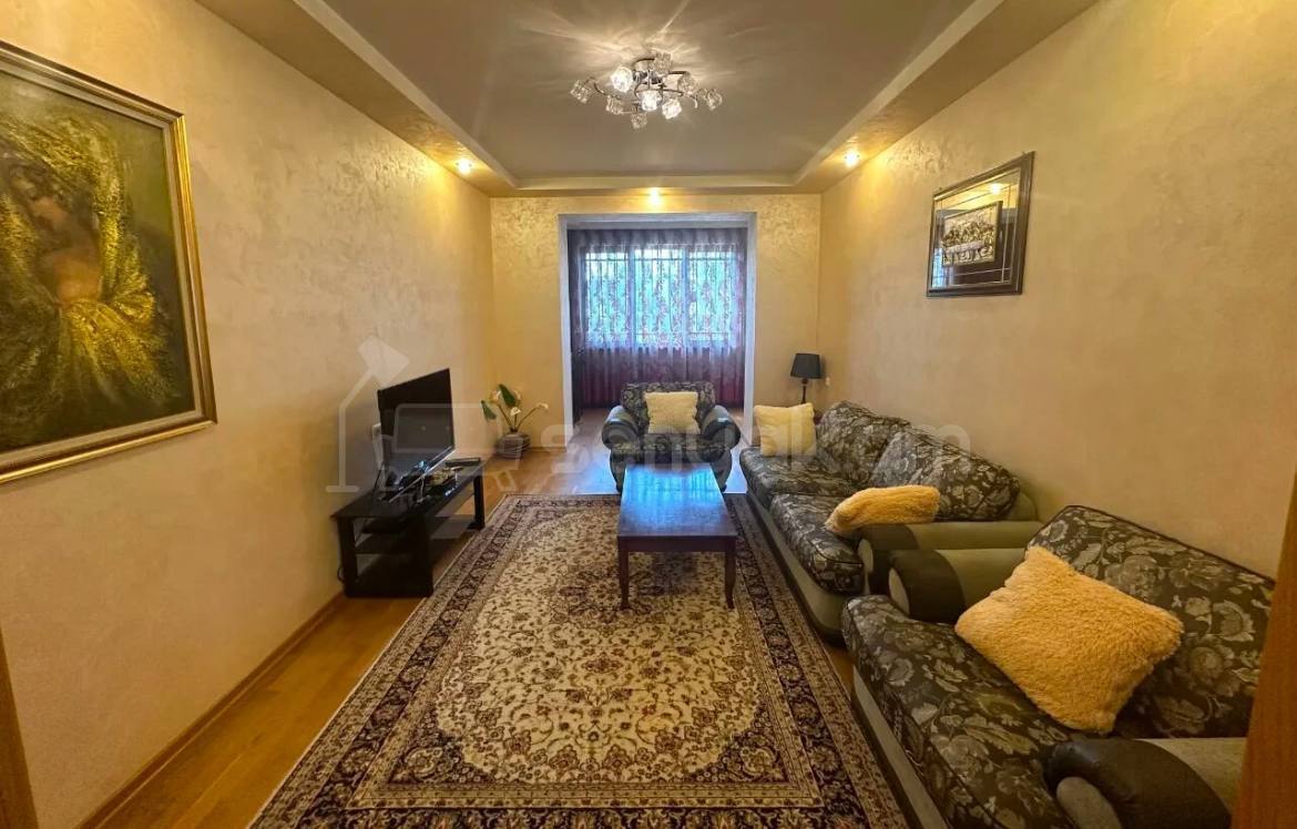 3 Սենյականոց Բնակարան Քարե Շենքում, 80քմ, 1/5 հարկ, Կապիտալ Վերանորոգված, Կահավորված