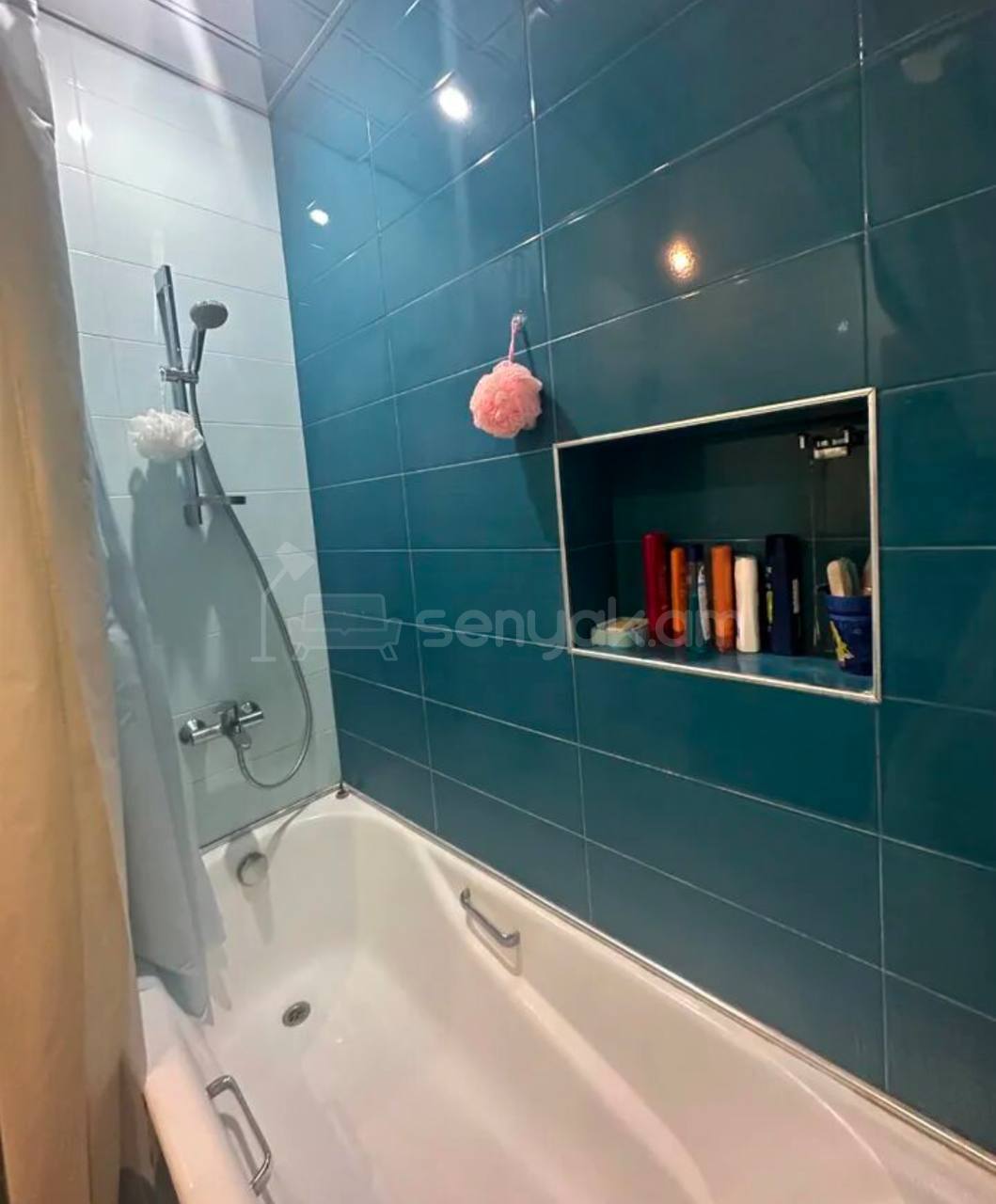 3 Սենյականոց Բնակարան Քարե Շենքում, 80քմ, 1/5 հարկ, Կապիտալ Վերանորոգված, Կահավորված