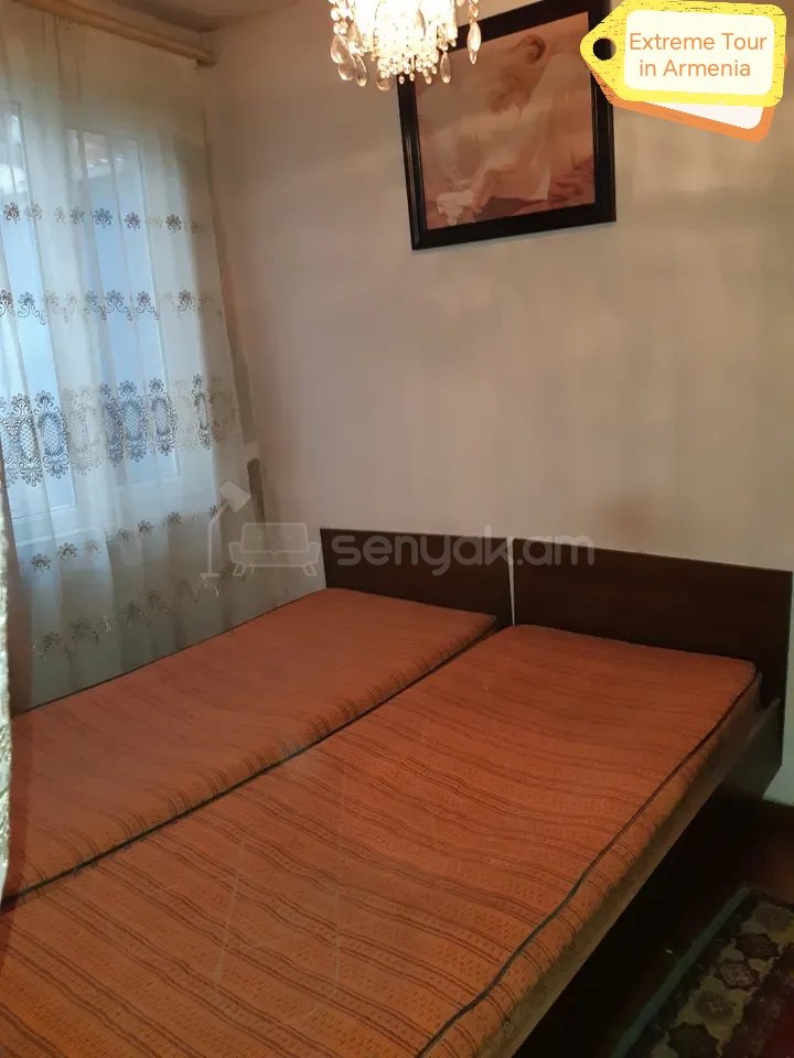 3 Սենյականոց Բնակարան Քարե Շենքում, 65քմ, 1/1 հարկ, Նորմալ Վիճակում, Կահավորված