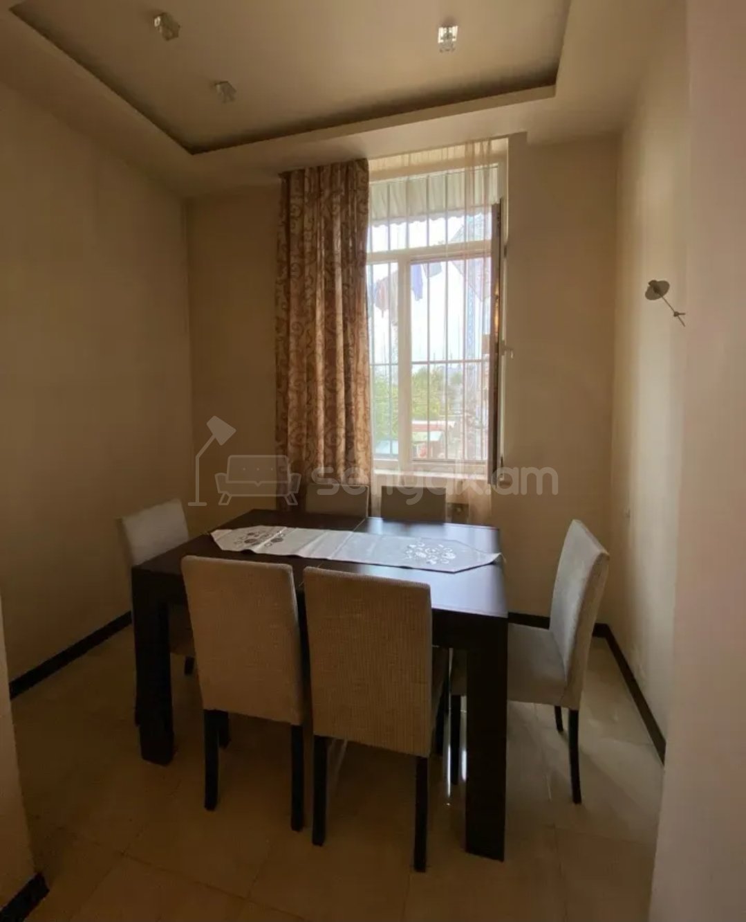 2 Սենյականոց Բնակարան Քարե Շենքում, 50քմ, 2/5 հարկ, Դիզայներական Վերանորոգված, Կահավորված, Արևկող