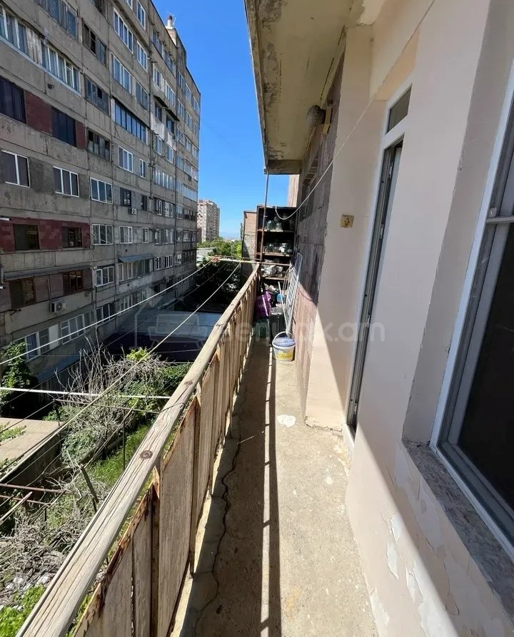 2 Սենյականոց Բնակարան Քարե Շենքում, 63քմ, 3/5 հարկ, Կապիտալ Վերանորոգված