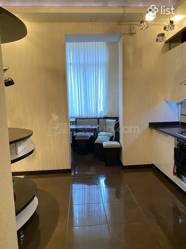 2 Սենյականոց Բնակարան Քարե Շենքում, 70քմ, 2/5 հարկ, Կապիտալ Վերանորոգված, Կահավորված, Արևկող