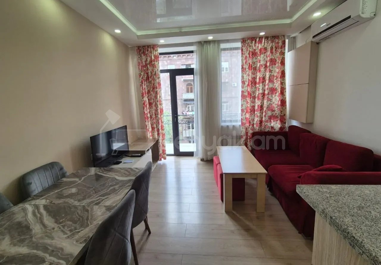 2 Սենյականոց Բնակարան Քարե Շենքում, 40քմ, 3/5 հարկ, Կապիտալ Վերանորոգված, Կահավորված