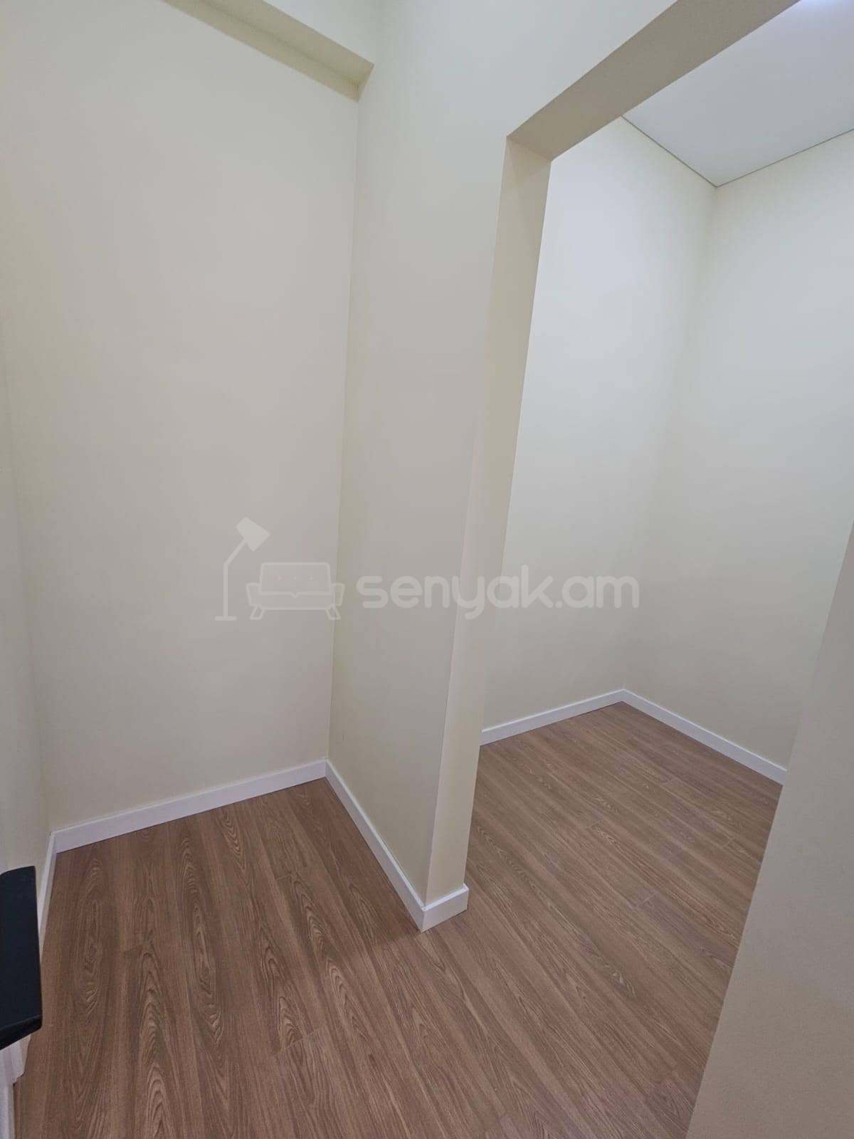 3 Սենյականոց Բնակարան, 81քմ, 9/10 հարկ, Կապիտալ Վերանորոգված