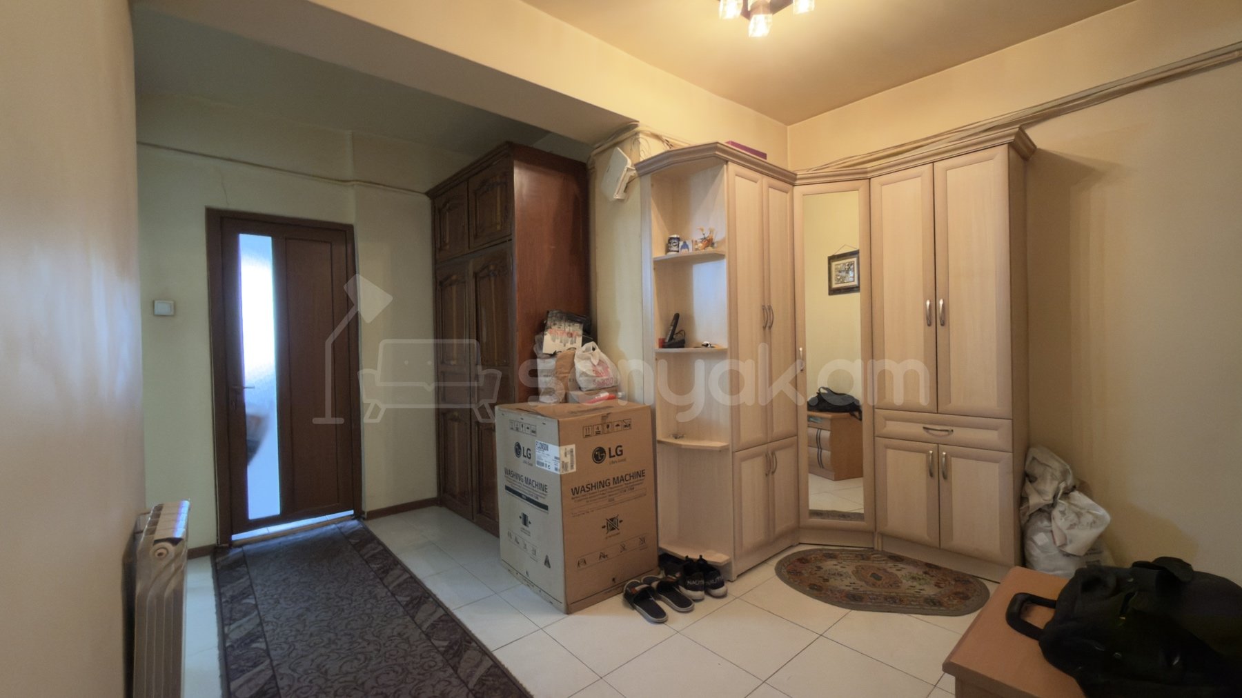 3 Սենյականոց Բնակարան, 81քմ, 12/16 հարկ, Նորմալ Վիճակում