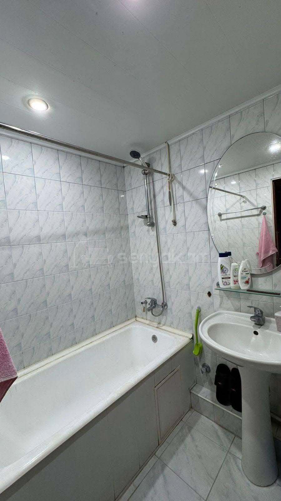 3 Սենյականոց Բնակարան, 80քմ, 8/9 հարկ, Նորմալ Վիճակում