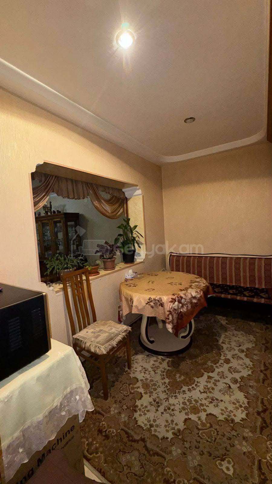 3 Սենյականոց Բնակարան, 80քմ, 8/9 հարկ, Նորմալ Վիճակում