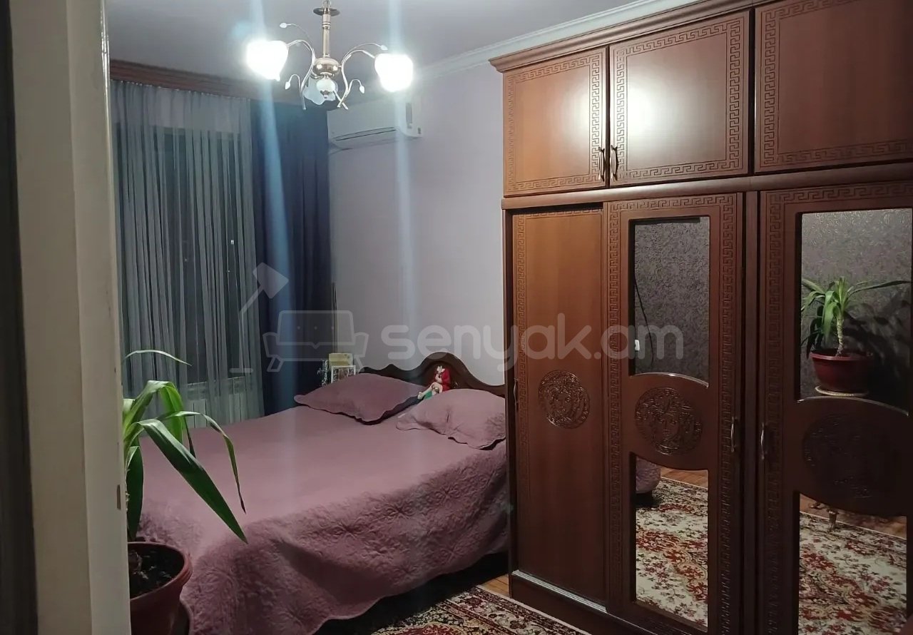 3 Սենյականոց Բնակարան Քարե Շենքում, 85քմ, 5/5 հարկ, Կապիտալ Վերանորոգված, Կահավորված
