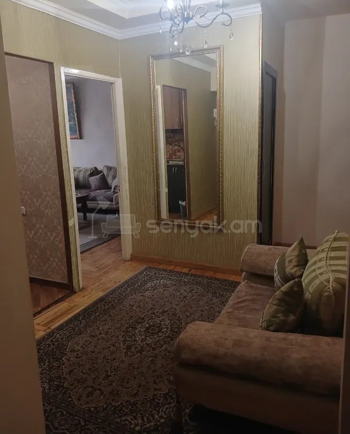 3 Սենյականոց Բնակարան Քարե Շենքում, 85քմ, 5/5 հարկ, Կապիտալ Վերանորոգված, Կահավորված