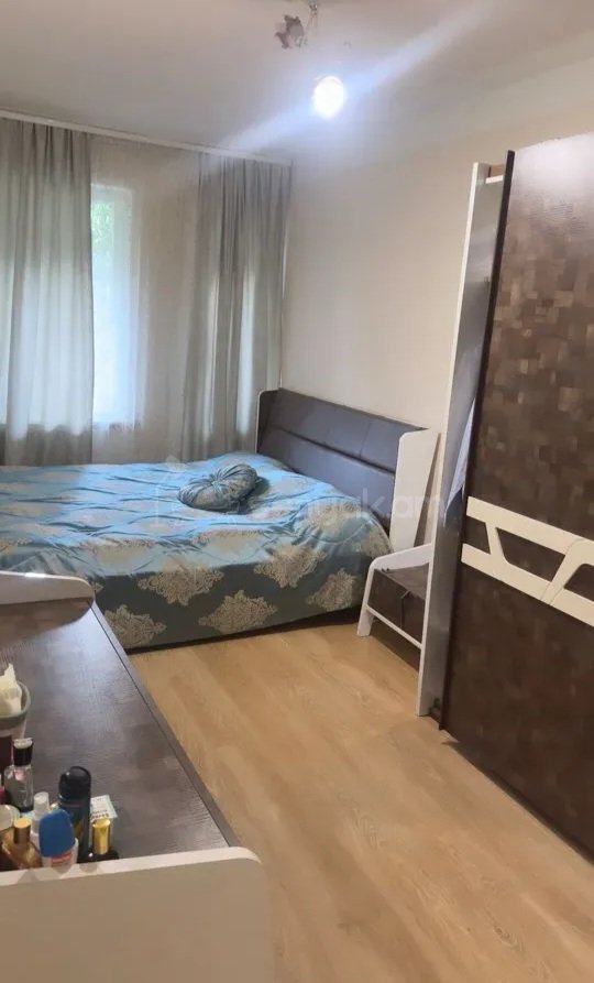 4 Սենյականոց Բնակարան Քարե Շենքում, 100քմ, 2/5 հարկ, Կապիտալ Վերանորոգված, Կահավորված