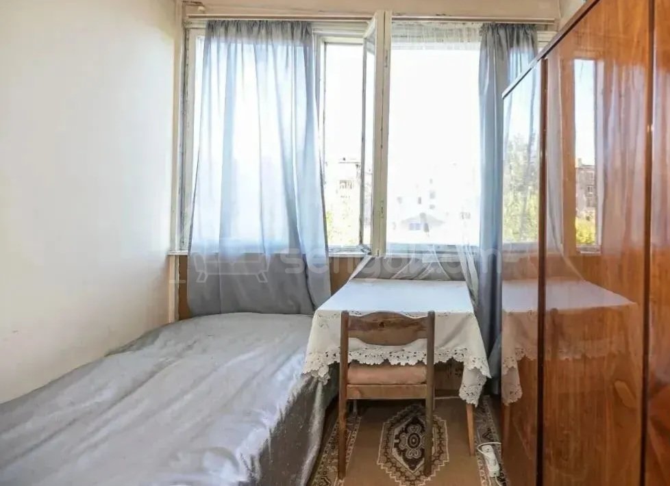 1 Սենյականոց Բնակարան Քարե Շենքում, 45քմ, 4/5 հարկ, Պետական Վիճակում
