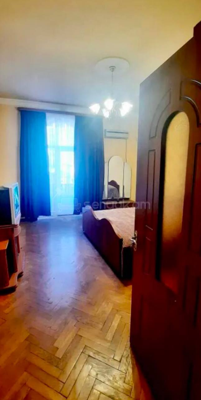 1 Սենյականոց Բնակարան Քարե Շենքում, 40քմ, 3/4 հարկ, Նորմալ Վիճակում, Կահավորված