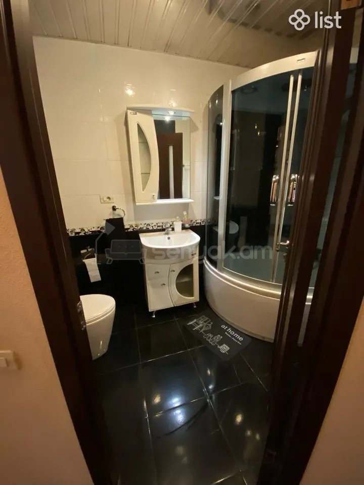 2 Սենյականոց Բնակարան Քարե Շենքում, 70քմ, 2/5 հարկ, Կապիտալ Վերանորոգված, Կահավորված, Արևկող
