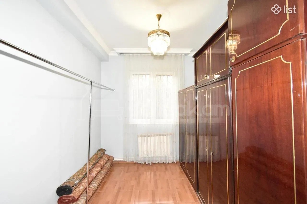 3 Սենյականոց Բնակարան Քարե Շենքում, 72քմ, 1/5 հարկ, Կապիտալ Վերանորոգված, Կահավորված