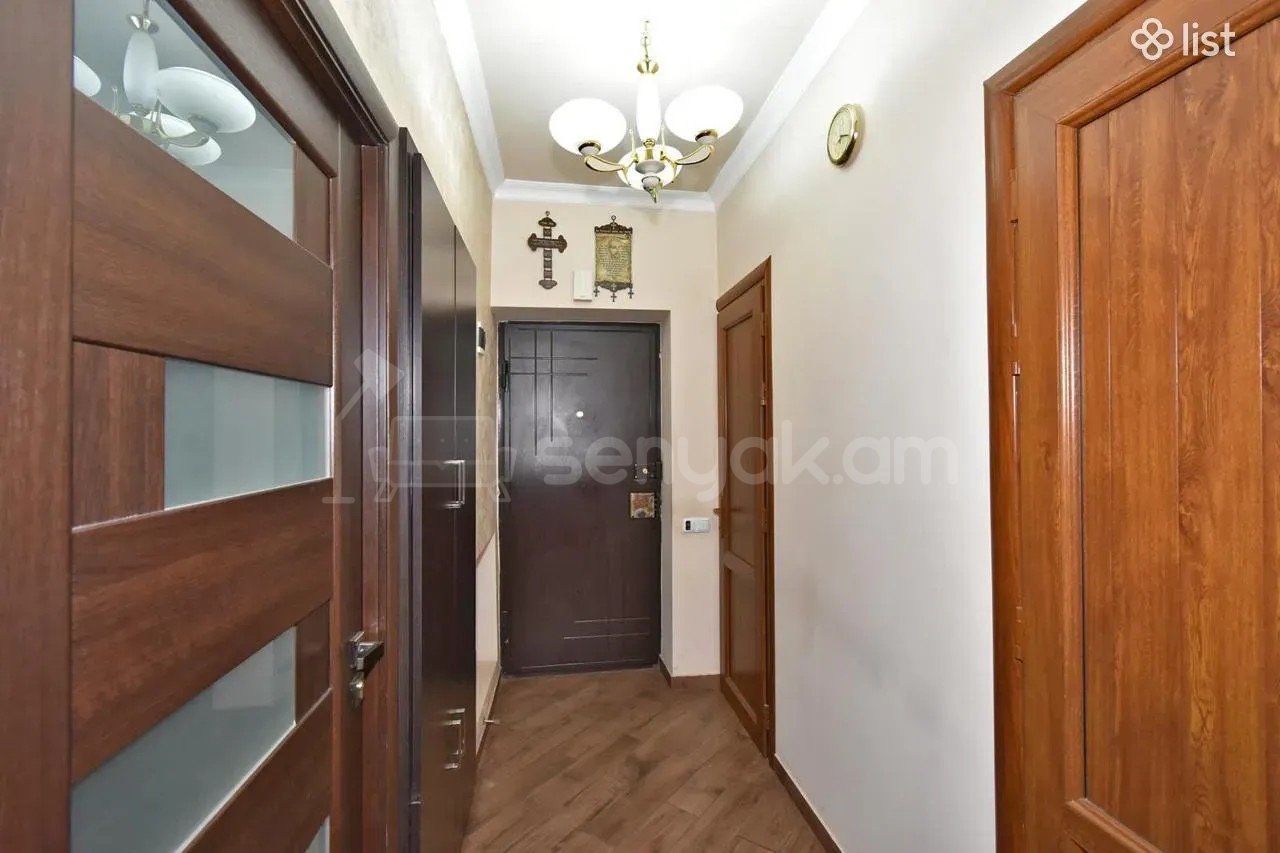 3 Սենյականոց Բնակարան Քարե Շենքում, 72քմ, 1/5 հարկ, Կապիտալ Վերանորոգված, Կահավորված
