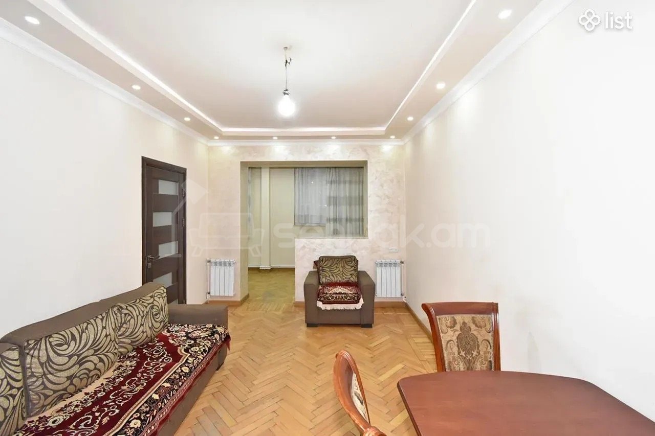 3 Սենյականոց Բնակարան Քարե Շենքում, 72քմ, 1/5 հարկ, Կապիտալ Վերանորոգված, Կահավորված