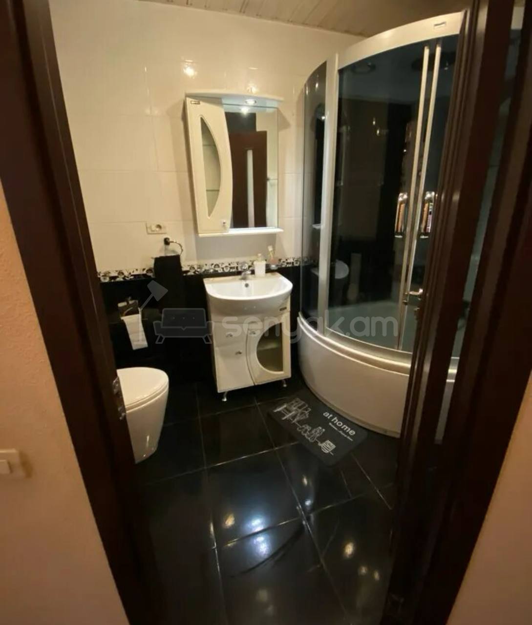 2 Սենյականոց Բնակարան Քարե Շենքում, 70քմ, 2/5 հարկ, Կապիտալ Վերանորոգված, Կահավորված, Արևկող