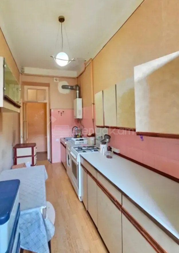 2 Սենյականոց Բնակարան Քարե Շենքում, 63քմ, 2/4 հարկ, Պետական Վիճակում