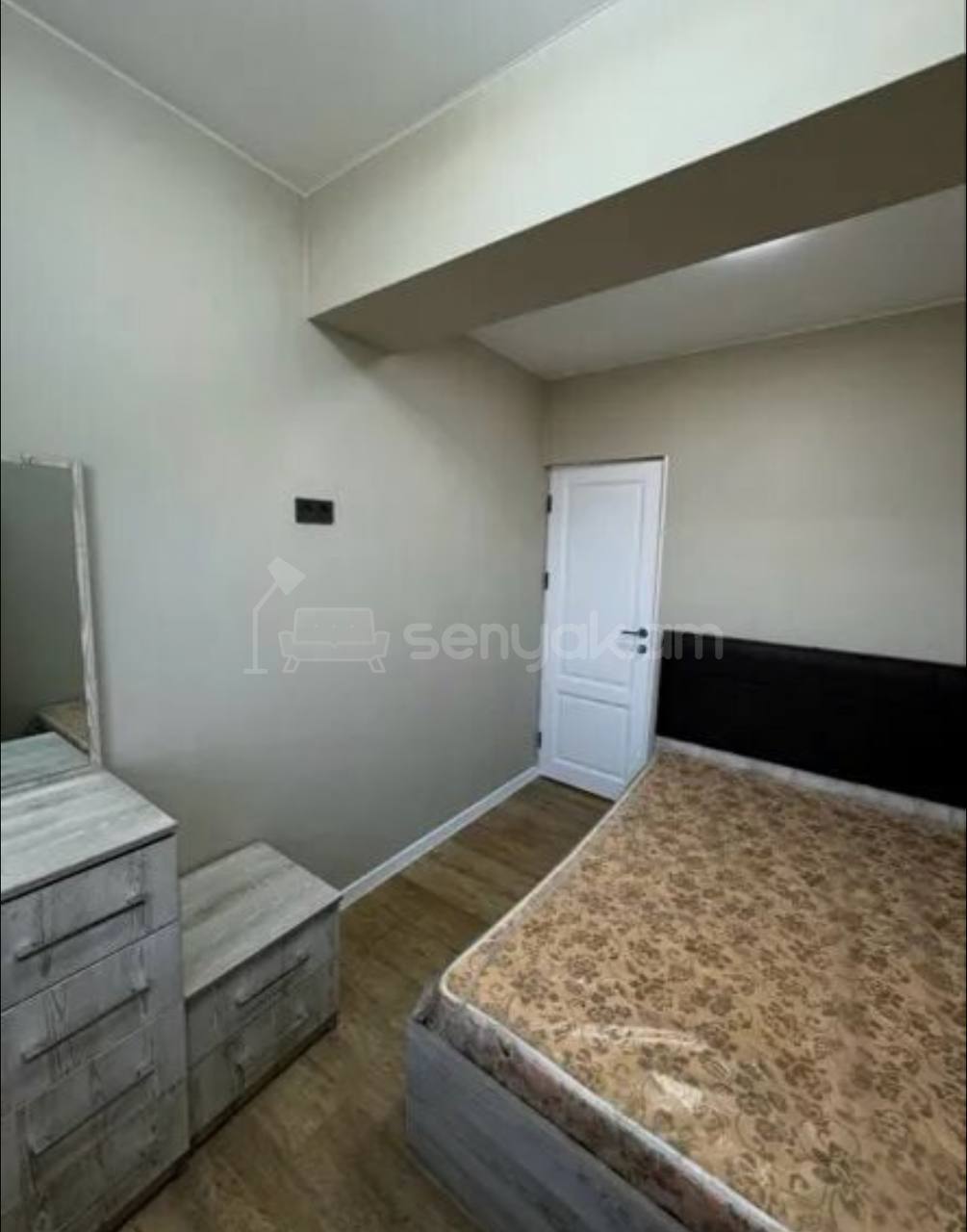 2 Սենյականոց Բնակարան Քարե Շենքում, 50քմ, 5/5 հարկ, Կապիտալ Վերանորոգված, Կահավորված