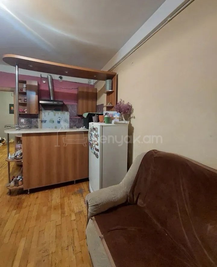 2 Սենյականոց Բնակարան Քարե Շենքում, 47քմ, 7/7 հարկ, Պետական Վիճակում