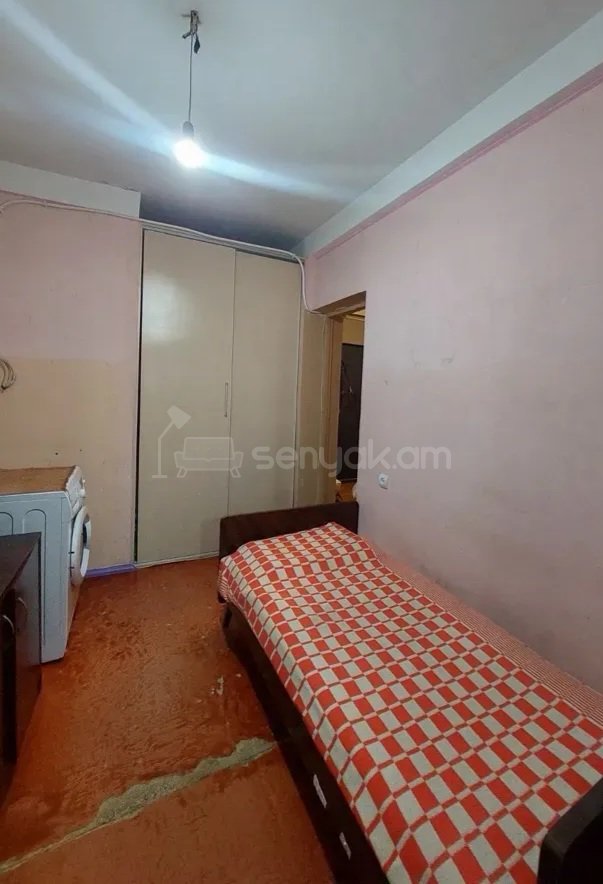 2 Սենյականոց Բնակարան Քարե Շենքում, 47քմ, 7/7 հարկ, Պետական Վիճակում