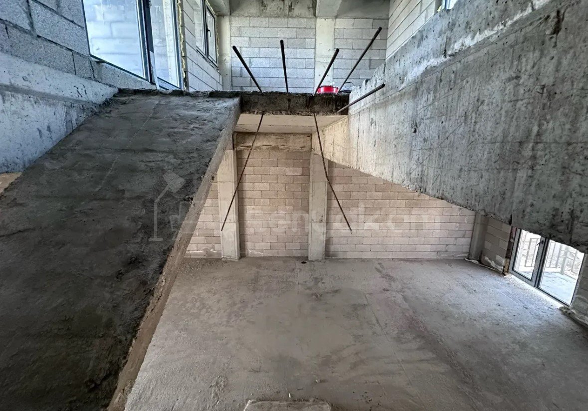 4 Սենյականոց Շքեղ Առանձնատուն, 245քմ, Ավտոտնակով