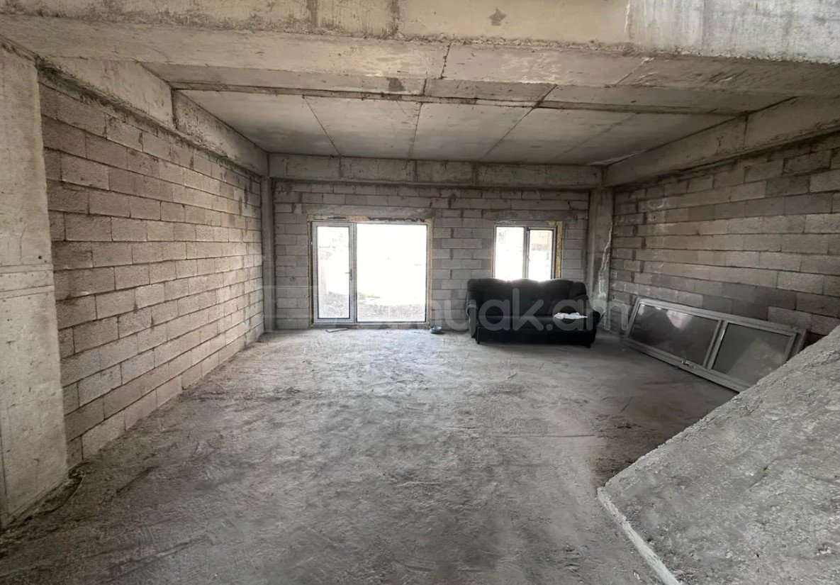 4 Սենյականոց Շքեղ Առանձնատուն, 245քմ, Ավտոտնակով