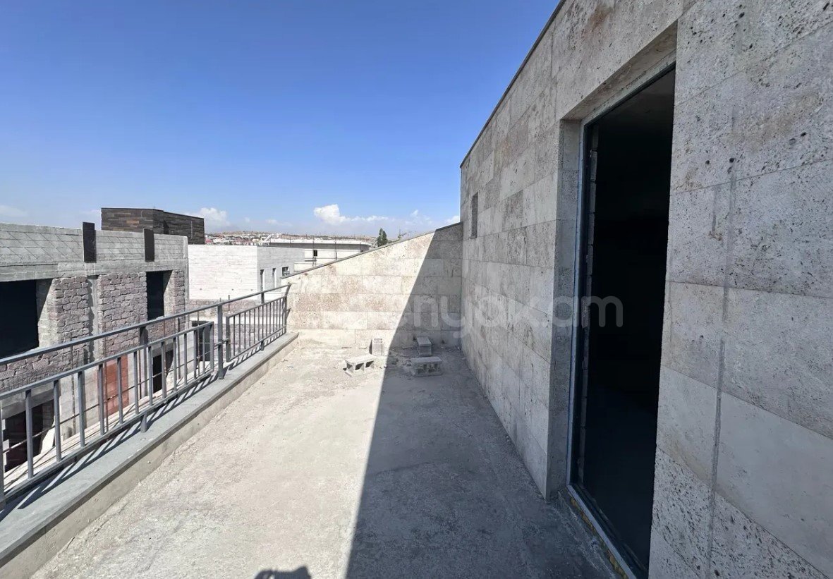 4 Սենյականոց Շքեղ Առանձնատուն, 245քմ, Ավտոտնակով