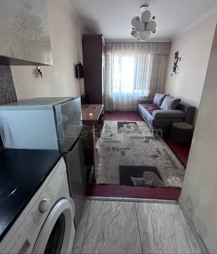 1 Սենյականոց Բնակարան Քարե Շենքում, 32քմ, 1/4 հարկ, Նորմալ Վիճակում, Կահավորված