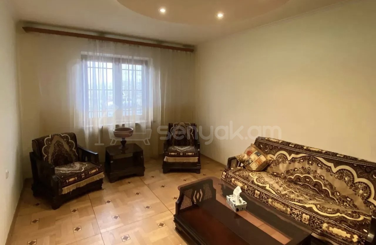 2 Սենյականոց Բնակարան Քարե Շենքում, 45քմ, 2/4 հարկ, Նորմալ Վիճակում, Կահավորված