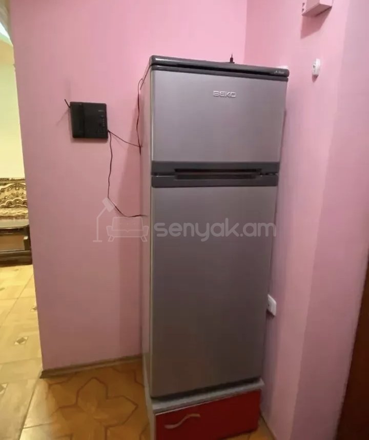 2 Սենյականոց Բնակարան Քարե Շենքում, 45քմ, 2/4 հարկ, Նորմալ Վիճակում, Կահավորված