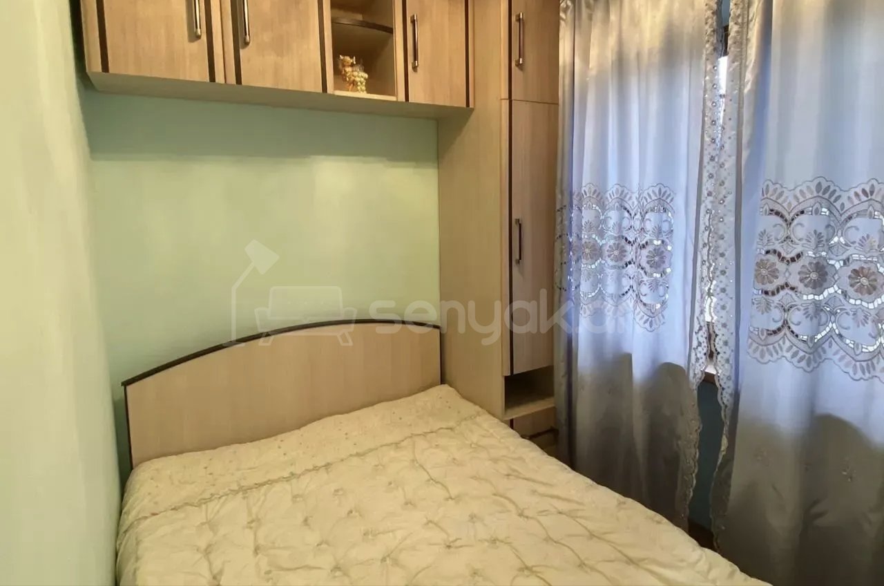 2 Սենյականոց Բնակարան Քարե Շենքում, 45քմ, 2/4 հարկ, Նորմալ Վիճակում, Կահավորված