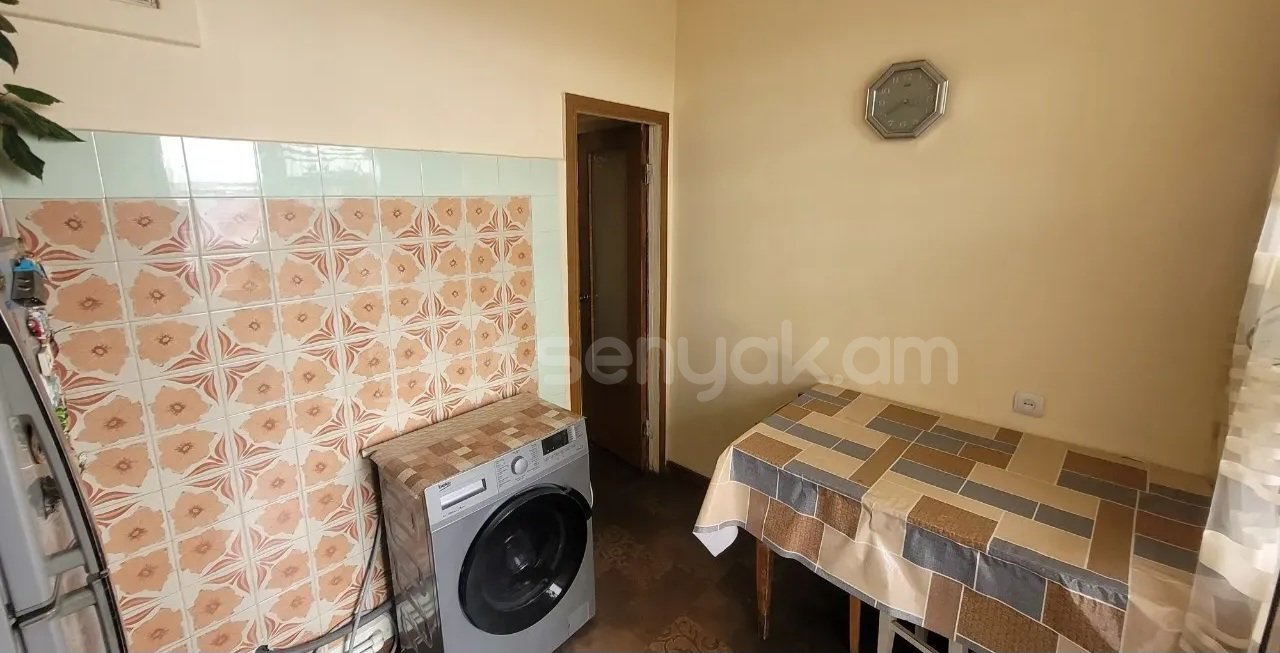 2 Սենյականոց Բնակարան Քարե Շենքում, 50քմ, 5/5 հարկ, Կոսմետիկ Վերանորոգված