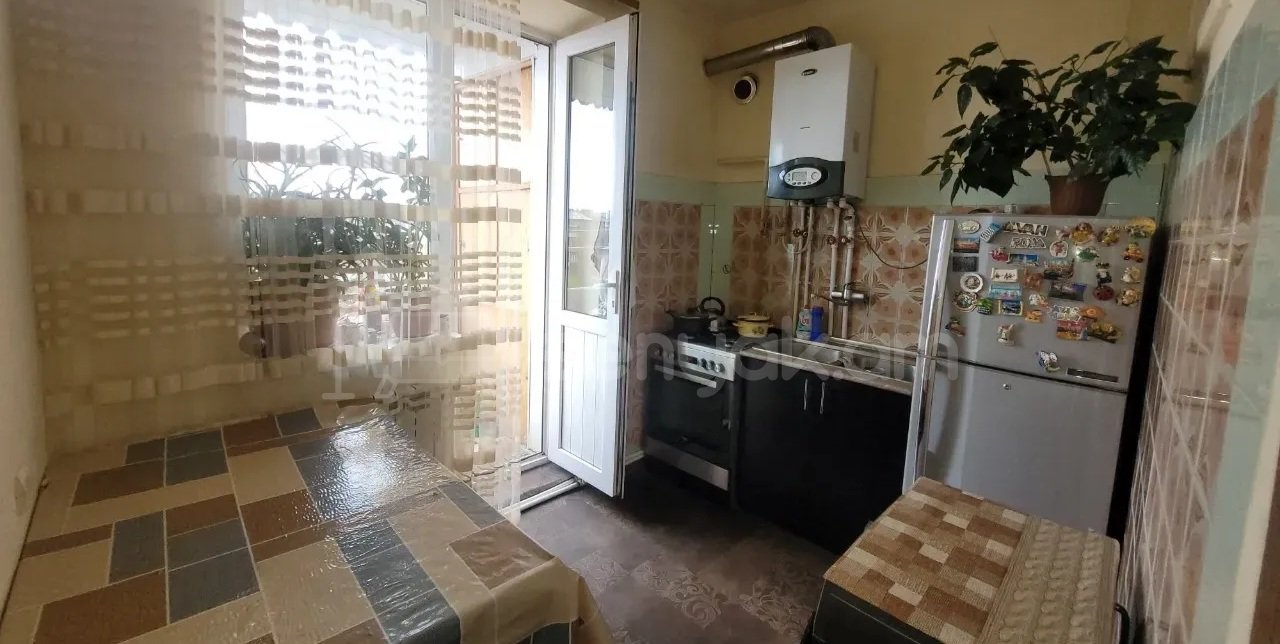 2 Սենյականոց Բնակարան Քարե Շենքում, 50քմ, 5/5 հարկ, Կոսմետիկ Վերանորոգված