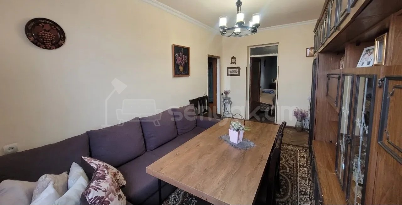 2 Սենյականոց Բնակարան Քարե Շենքում, 50քմ, 5/5 հարկ, Կոսմետիկ Վերանորոգված