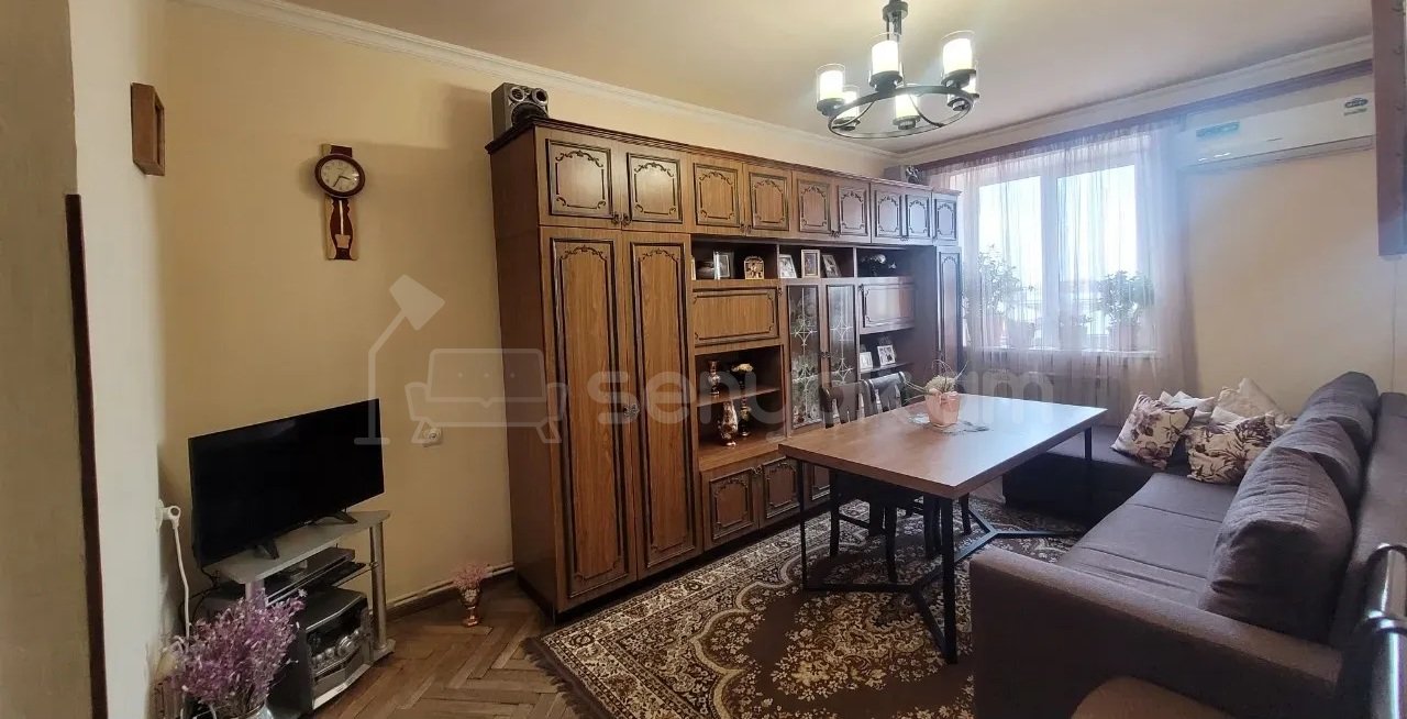 2 Սենյականոց Բնակարան Քարե Շենքում, 50քմ, 5/5 հարկ, Կոսմետիկ Վերանորոգված