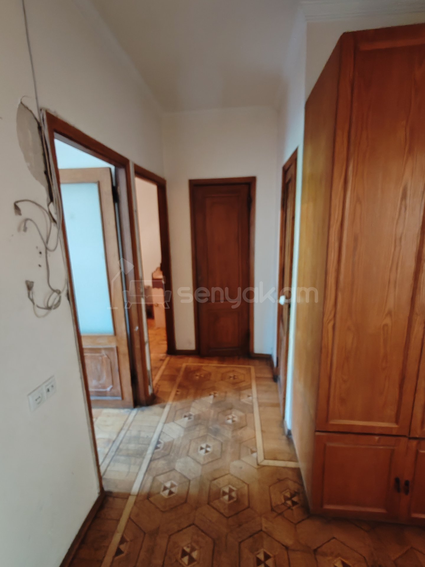 3 Սենյականոց Բնակարան, 80քմ, 3/9 հարկ, Նորմալ Վիճակում, Կահավորված