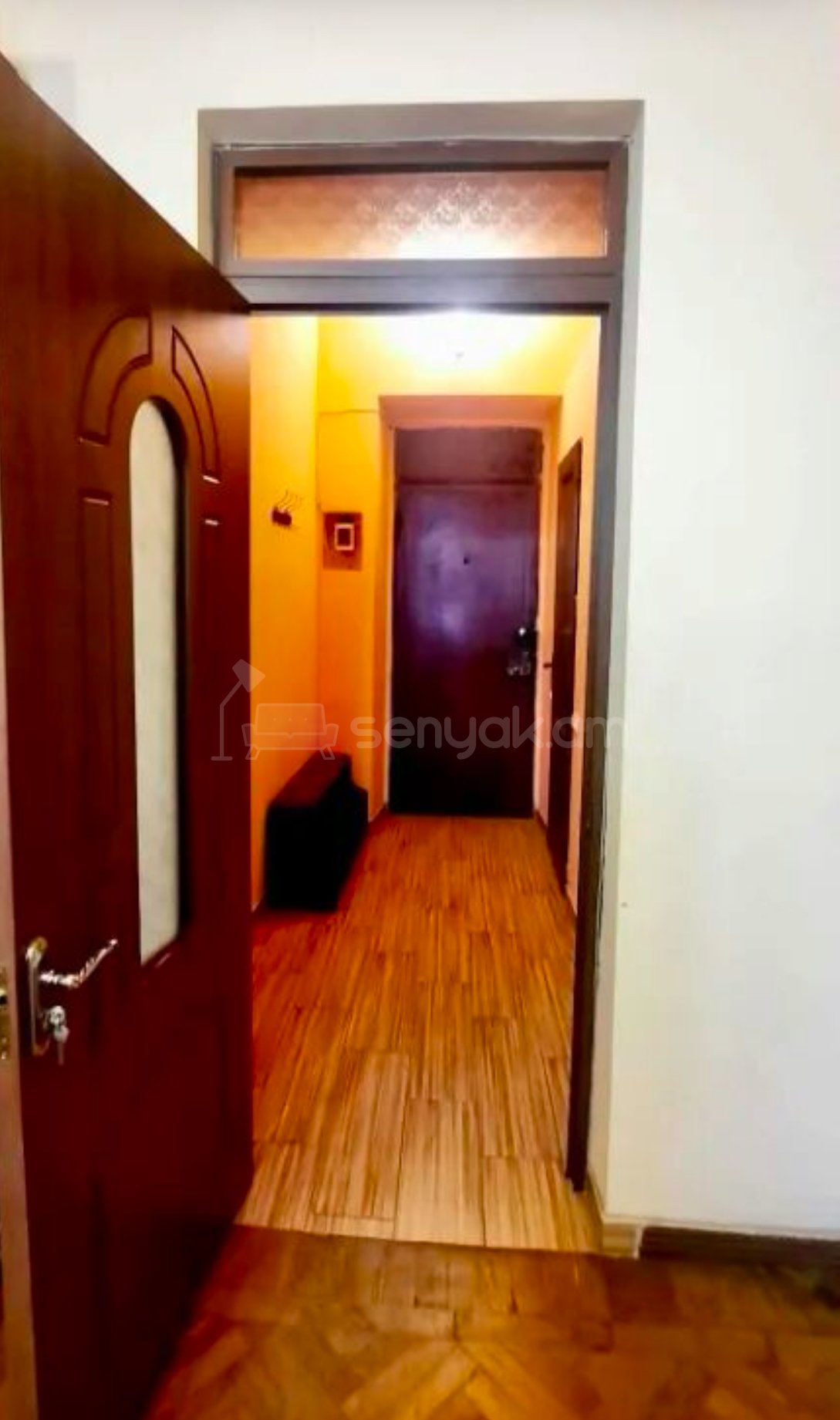 2 Սենյականոց Բնակարան Քարե Շենքում, 40քմ, 3/4 հարկ, Նորմալ Վիճակում, Կահավորված, Արևկող