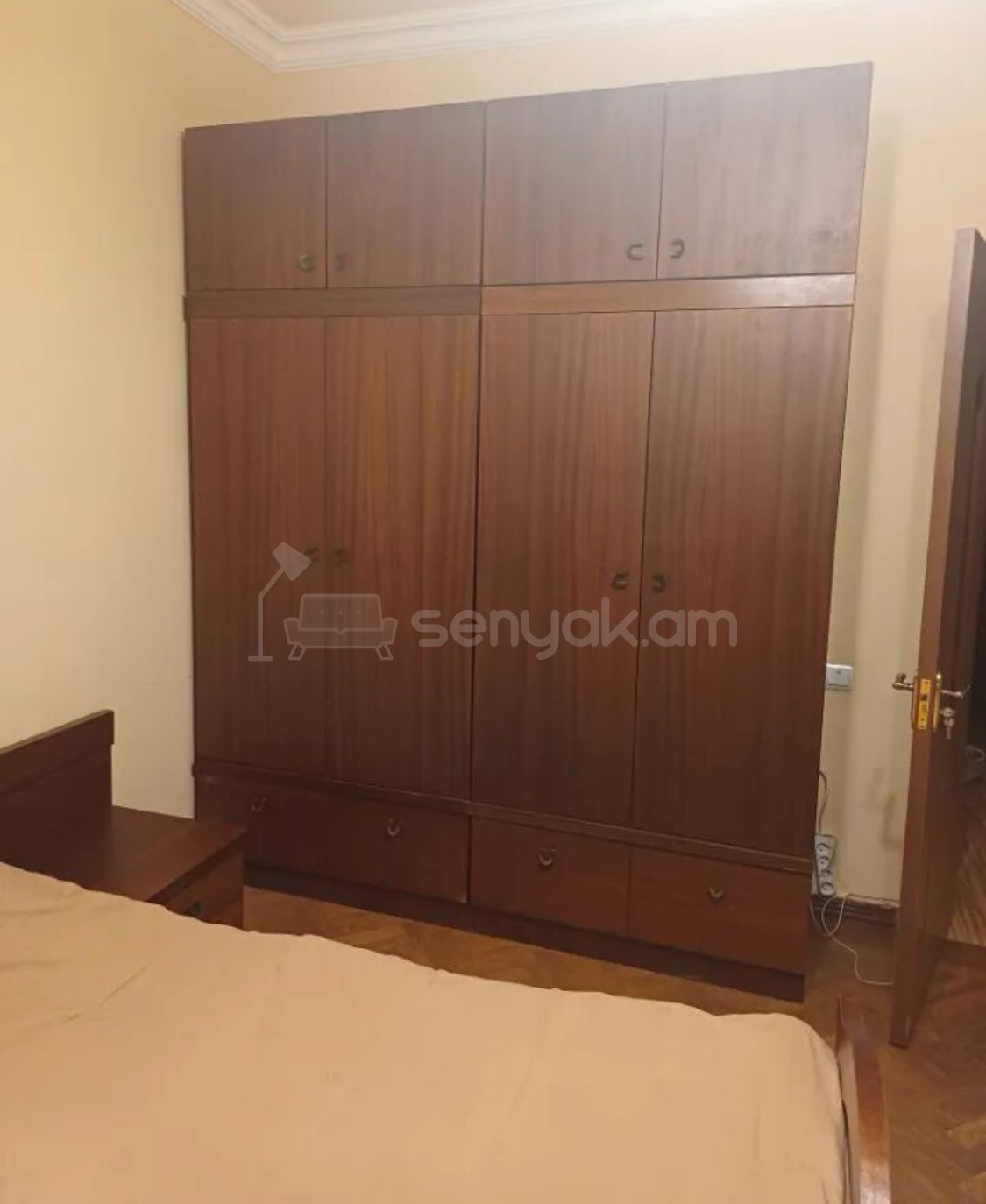 2 Սենյականոց Բնակարան Քարե Շենքում, 40քմ, 3/4 հարկ, Նորմալ Վիճակում, Կահավորված, Արևկող