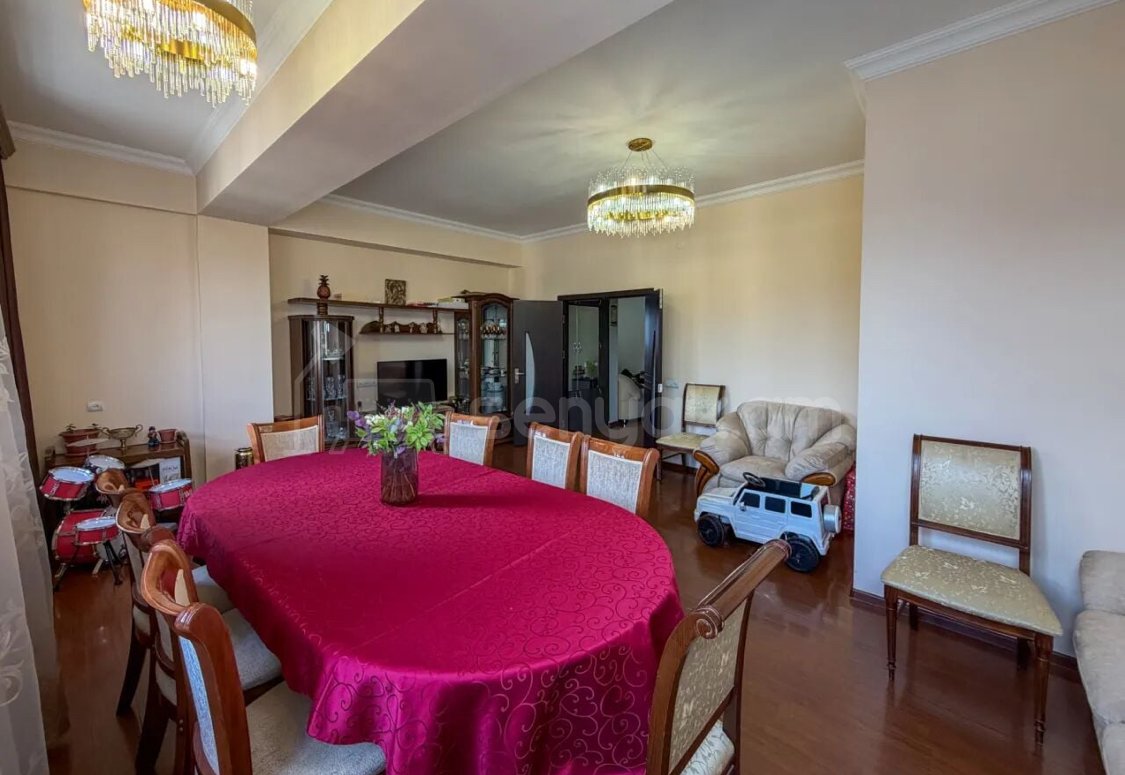 4 Սենյականոց Բնակարան Նորակառույցում, 140քմ, 8/14 հարկ, Դիզայներական Վերանորոգված