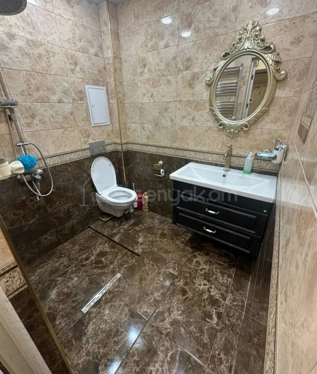 2 Սենյականոց Բնակարան Քարե Շենքում, 46քմ, 3/5 հարկ, Կապիտալ Վերանորոգված