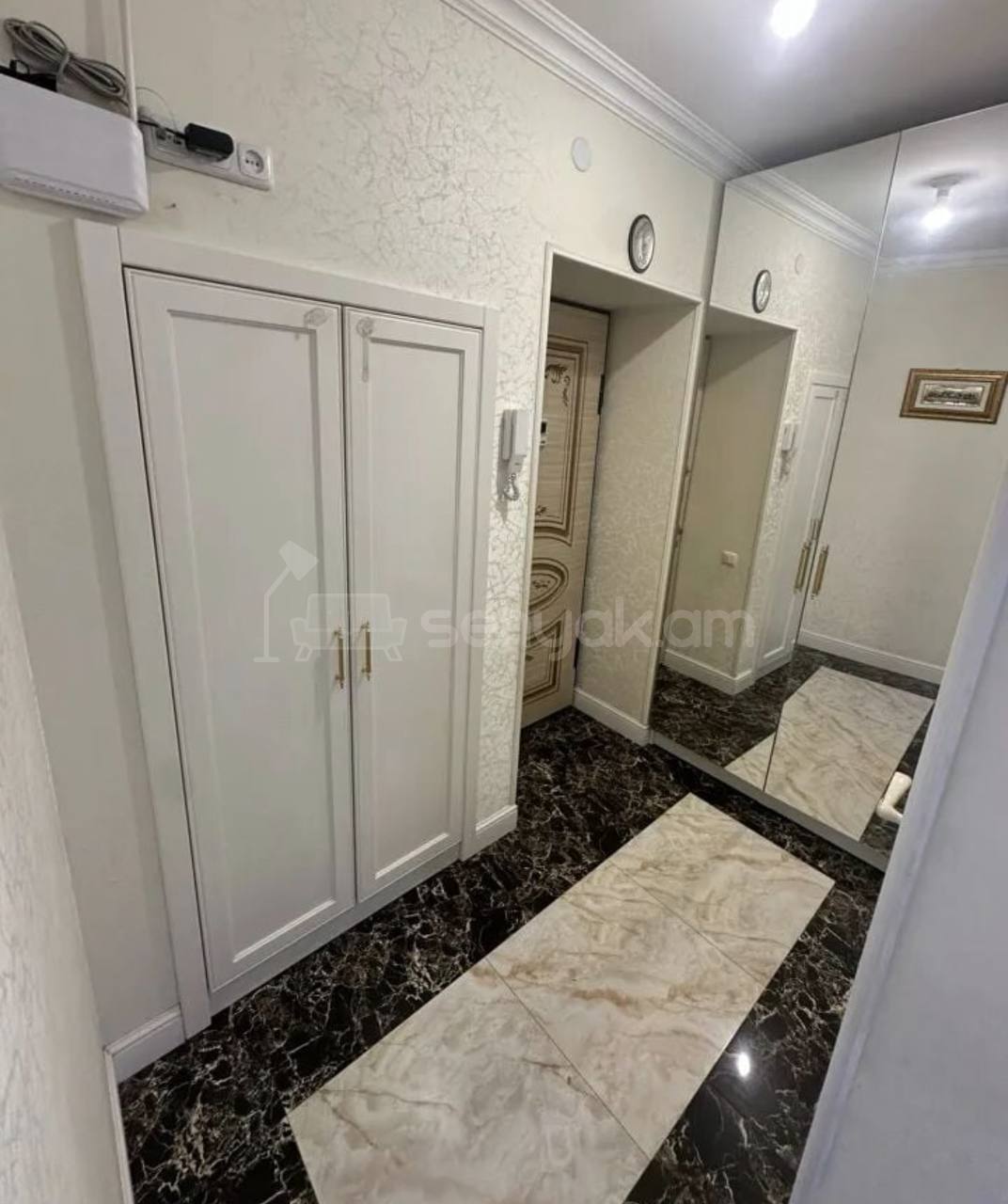 2 Սենյականոց Բնակարան Քարե Շենքում, 46քմ, 3/5 հարկ, Կապիտալ Վերանորոգված