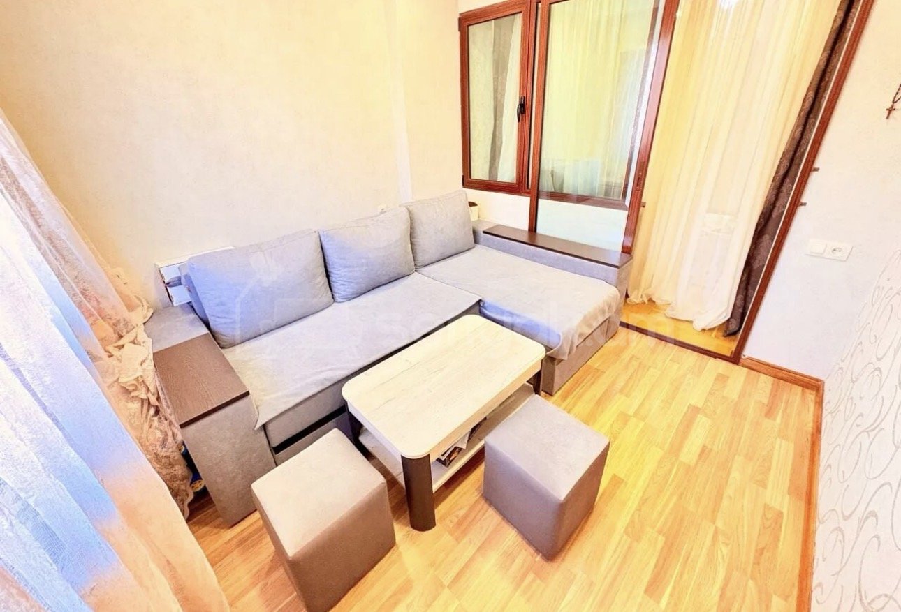4 Սենյականոց Բնակարան Քարե Շենքում, 92քմ, 4/5 հարկ, Դիզայներական Վերանորոգված