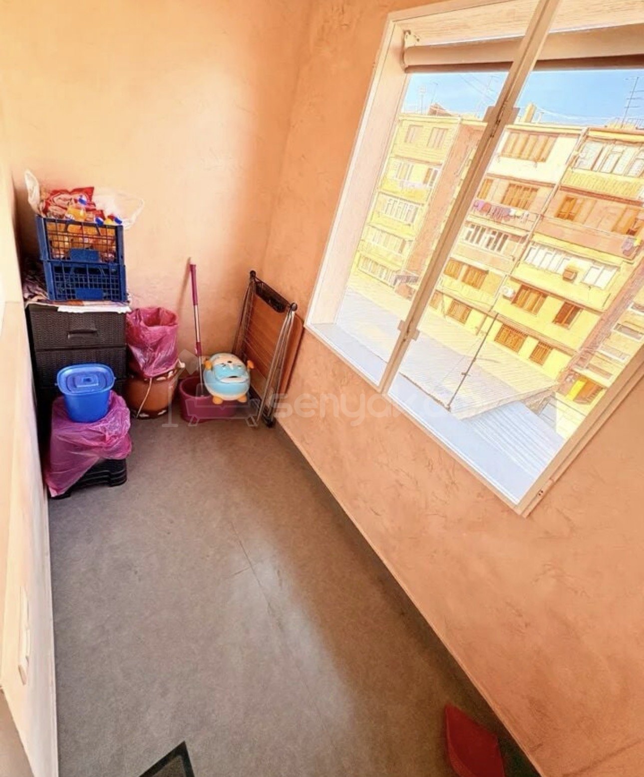 4 Սենյականոց Բնակարան Քարե Շենքում, 92քմ, 4/5 հարկ, Դիզայներական Վերանորոգված