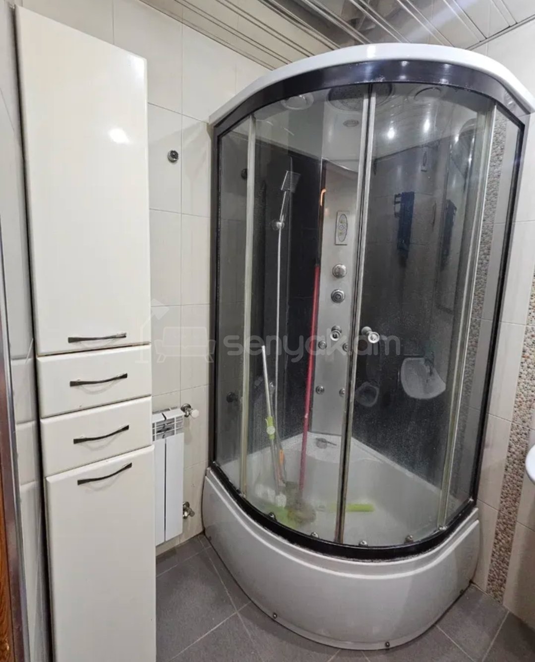3 Սենյականոց Բնակարան Քարե Շենքում, 63քմ, 5/5 հարկ, Նորմալ Վիճակում, Կահավորված, Արևկող