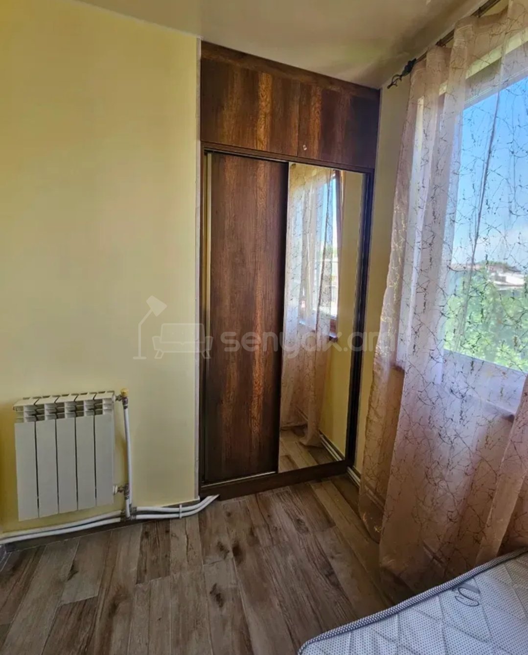 3 Սենյականոց Բնակարան Քարե Շենքում, 63քմ, 5/5 հարկ, Նորմալ Վիճակում, Կահավորված, Արևկող