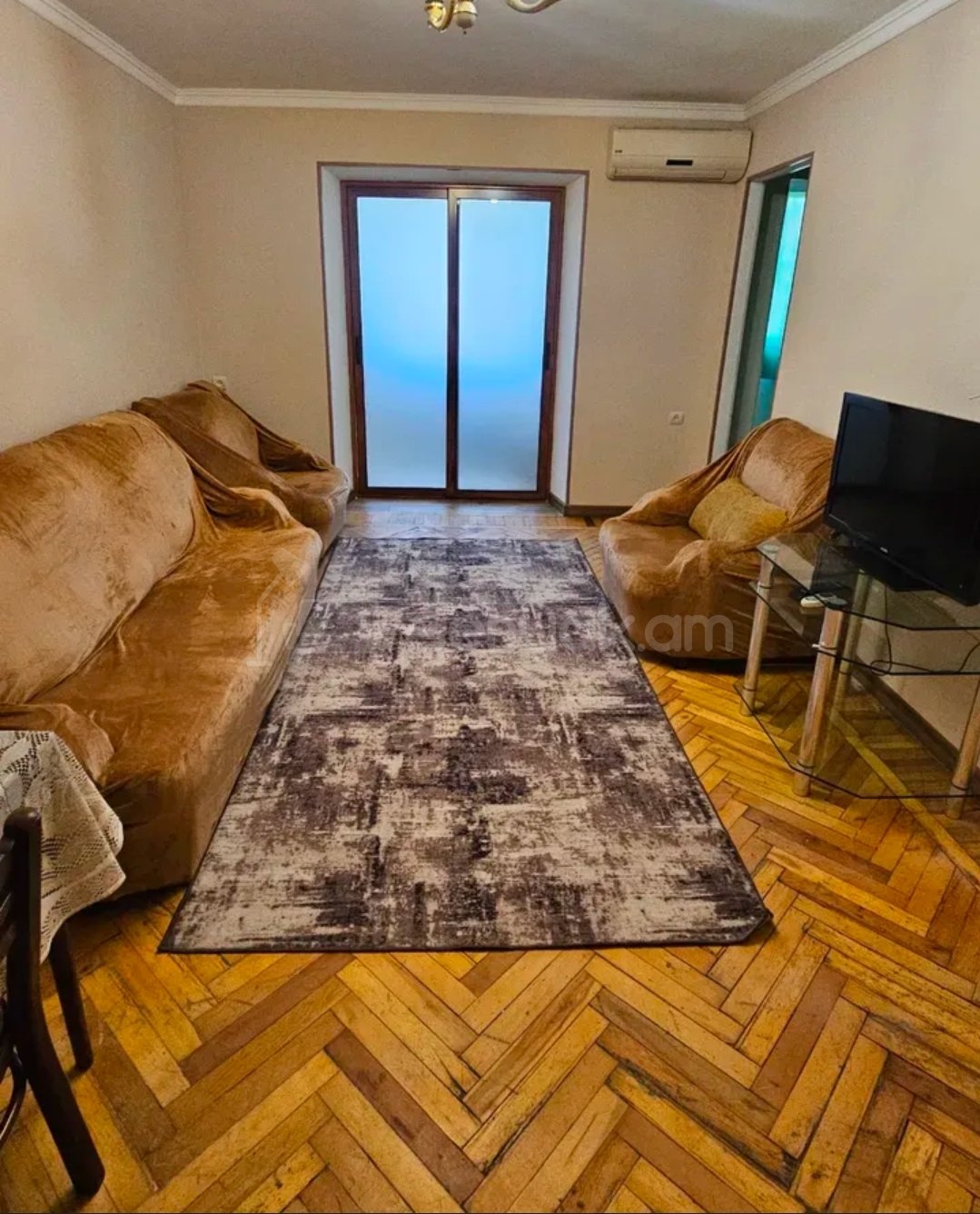 3 Սենյականոց Բնակարան Քարե Շենքում, 63քմ, 5/5 հարկ, Նորմալ Վիճակում, Կահավորված, Արևկող